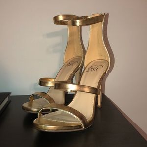 Gold Heels 7.5